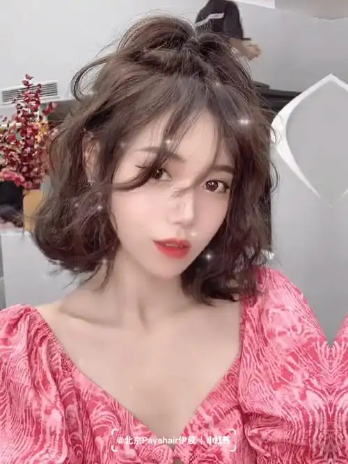 圆脸头顶头发少适合的发型_发型图片