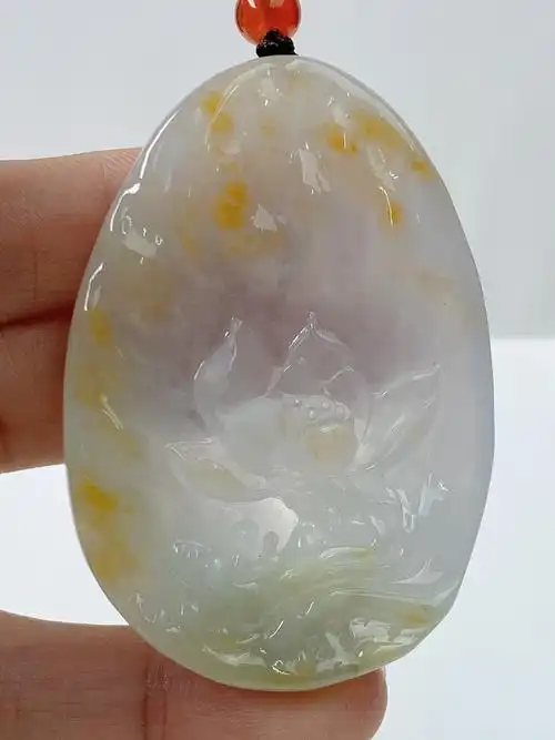 冰润飘黄翡荷花翡翠吊坠