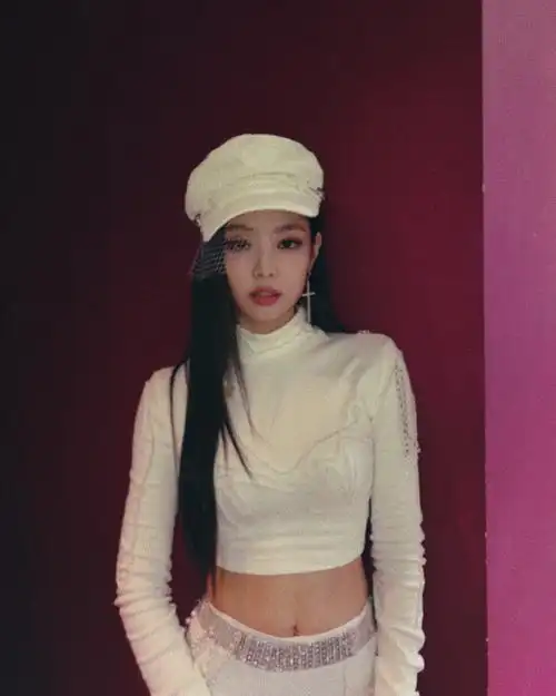 jennie嘟嘟嘟的打歌服你最喜欢哪一套?