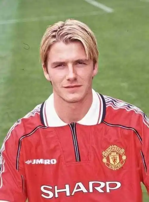 贝克汉姆儿子为娶犹太千金,入赘随岳父姓,三周年晒出老婆照片