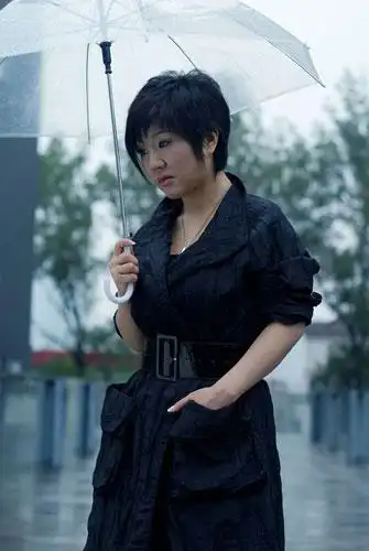 庄妮遭遇车祸人未伤惊未定