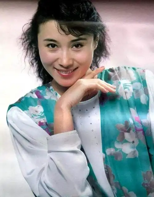 与李连杰成名于少林寺38载光阴似箭牧羊女丁岚境遇如何