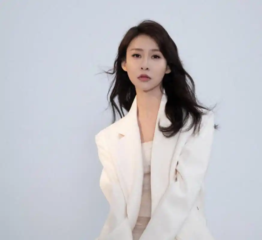 外表上是"国民媳妇",私下王思聪称为富豪收割机,至今无戏可拍