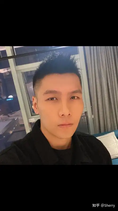 被骗子当头像的男人