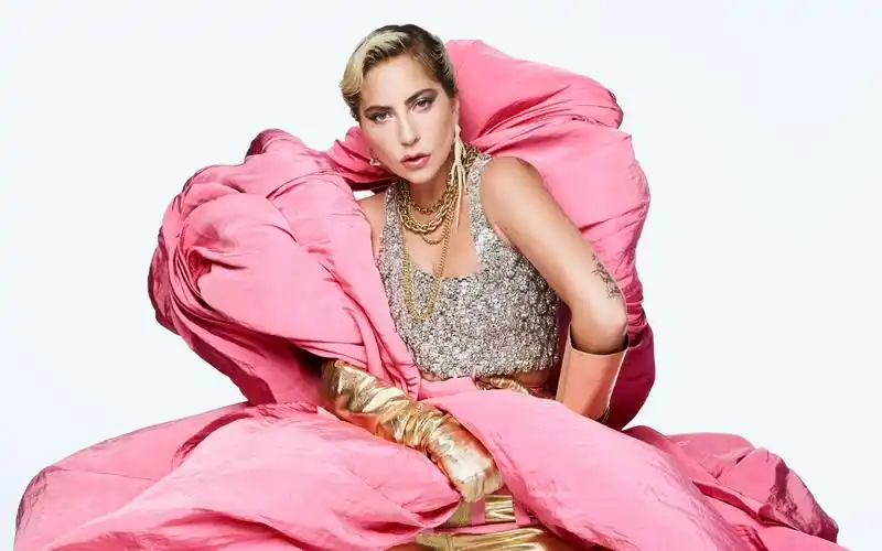 lady gaga最新《elle》杂志时尚短片【1080p】