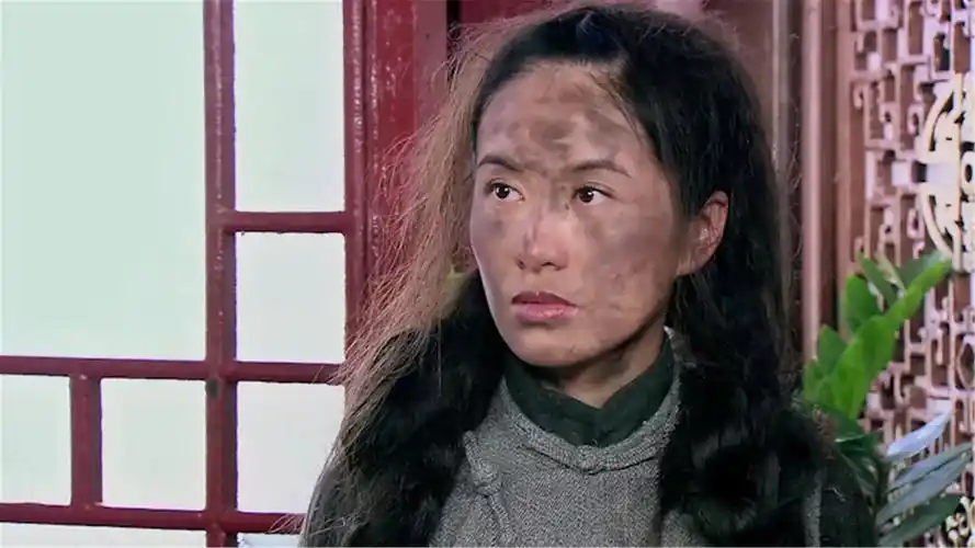 剧中女明星的乞丐形象,张一燕太拼,最后一个怎么看都像个大小姐