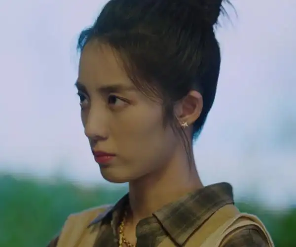 《没有工作的一年》这部剧中,想相信很多人都跟我一样被万鹏这个女