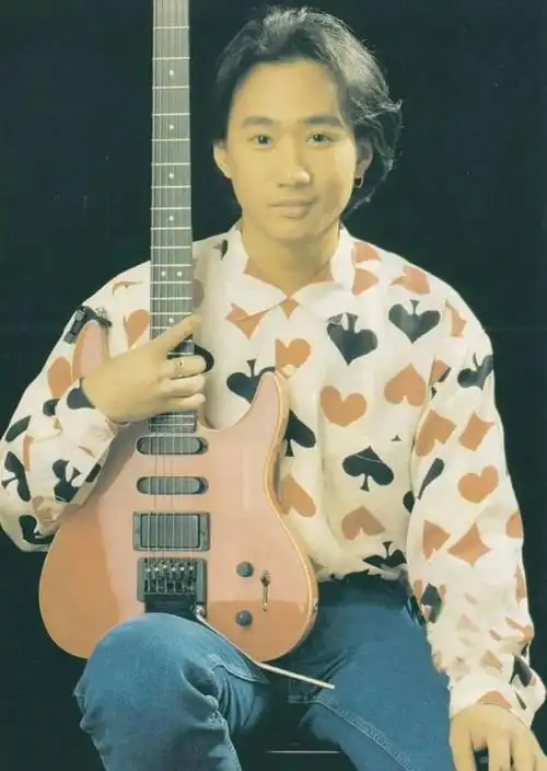 28年了我还是很想他永远的beyond黄家驹