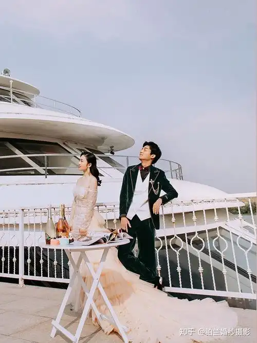 定义轻奢游艇风又a又飒给你无限浪漫的婚纱照
