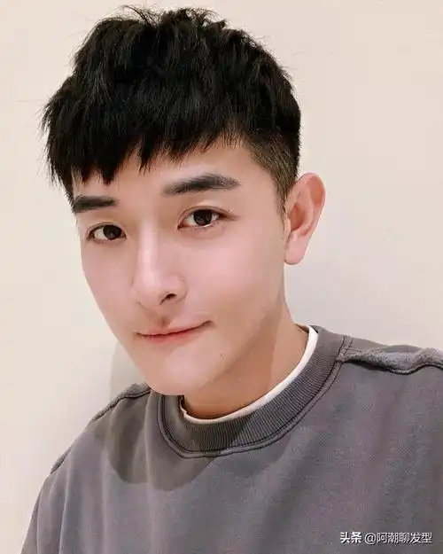 流行发型2021最新款男短发(2021网红爆款发型男短发)-天晟网
