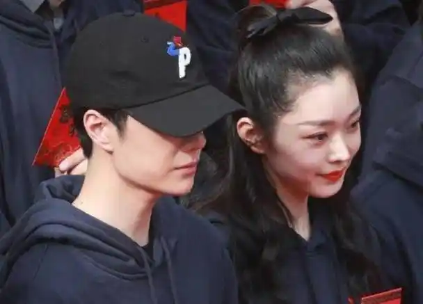 两人暗戳戳秀恩爱,双方大粉已开骂_宋轶_周冬雨_王一博