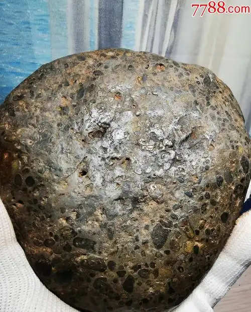 5882球粒或角砾陨石2092克