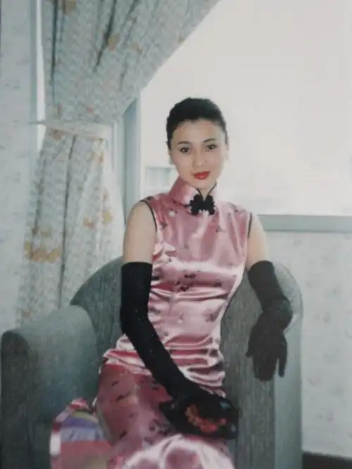 林芳兵越老越有味休闲t恤搭麦穗小卷发不愧是最美杨贵妃