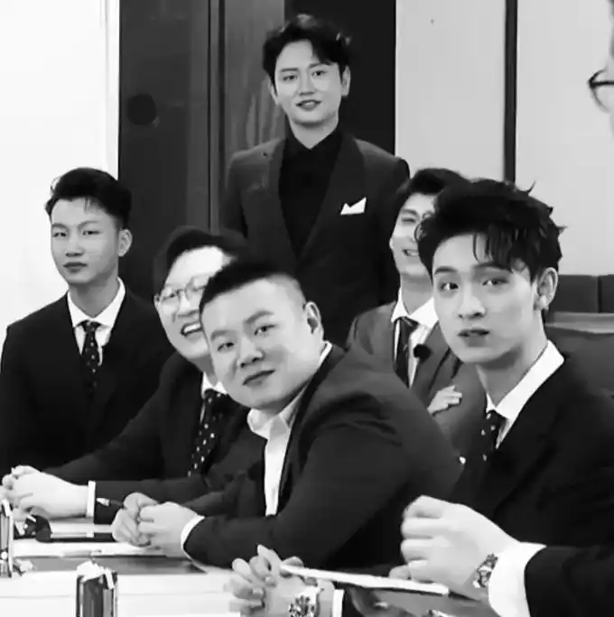 德云社 黑白滤镜=黑帮 - 抖音