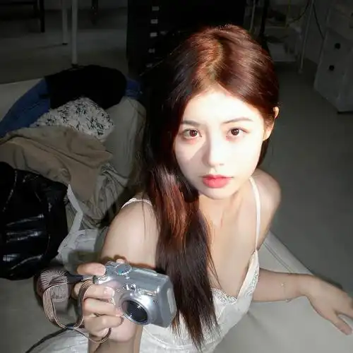 抖音搜小程序[冰甜故事会],输入[1445916]看全文趁众人不知,我满心