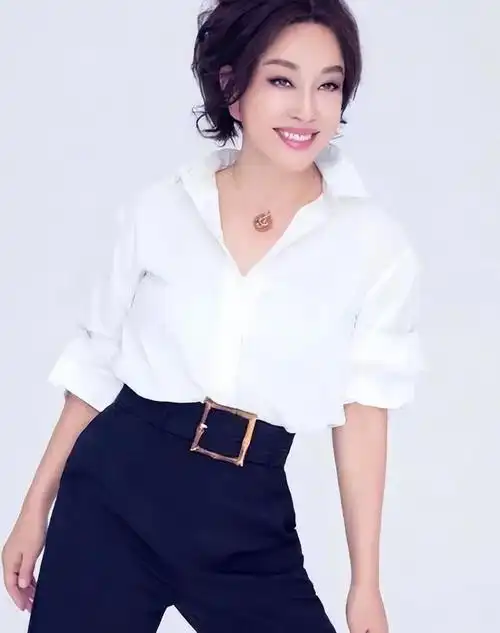 70岁刘晓庆近照震惊全网!网友:这是画皮,还是妖怪?