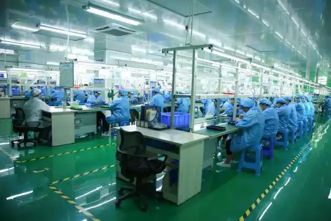 二,25条生产线,500名产线工人;三,工厂日产能5000~10000支电子烟,支持