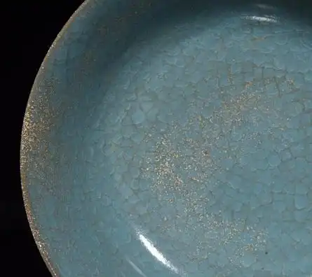 汝窑青瓷圆洗鉴赏:釉色犹如湖水的清澈,圆润如脂,令人着迷!