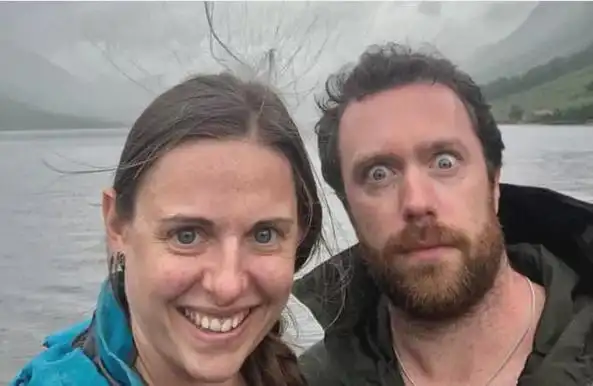 恐怖情侣自拍照惊现诡异现象急逃离幸运躲过一劫