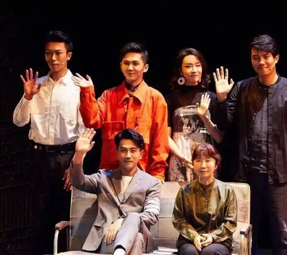 脸肿僵硬,笑不出来,不服老是真的不行_钟汉良_刘恺威_陈晓东