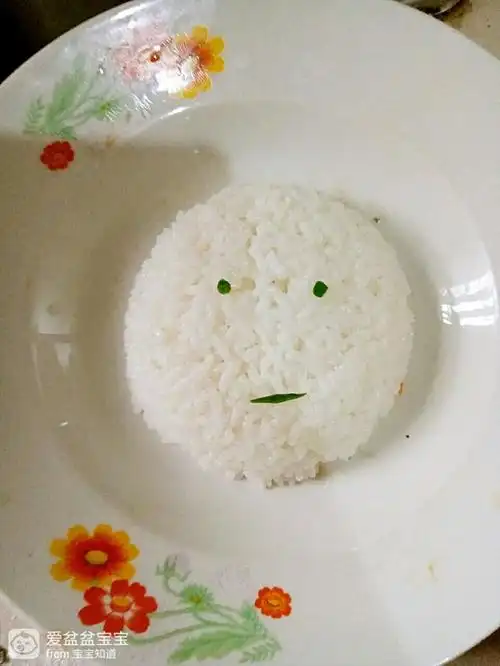 【百变的辅食造型】米饭变身小猪头