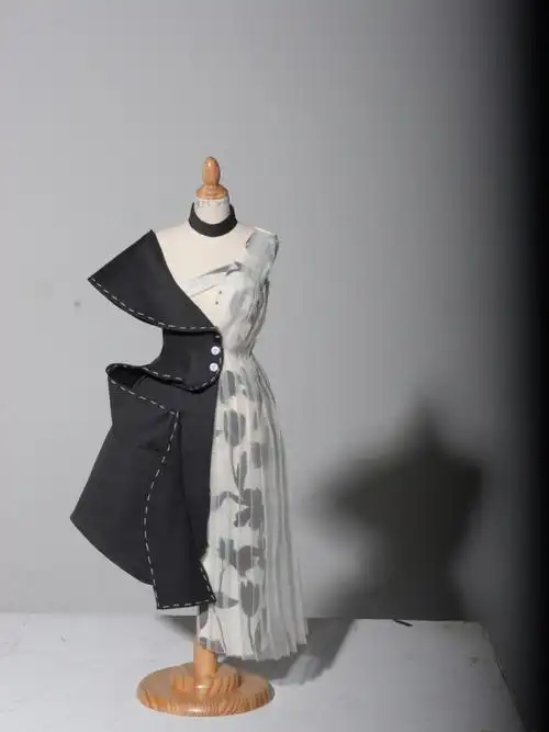 立体剪裁70拼接综合元素小礼裙