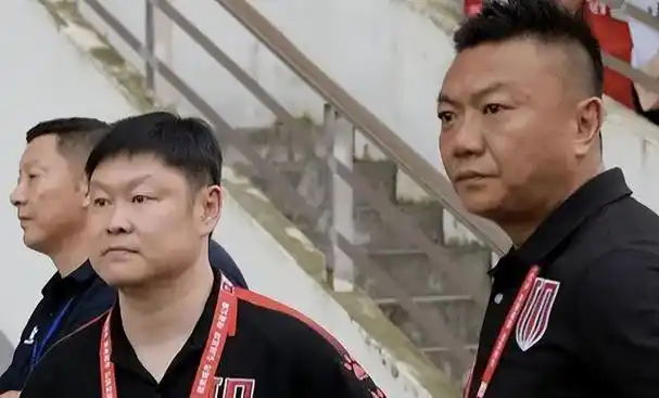 1999年,国足硬汉魏群为了朋友出头,被小混混砍了17刀