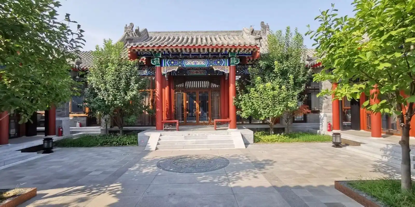 2亿 后海稀缺四合院,出门见海,建筑面积1350平米,占地850平米.