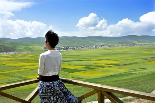 在最美的季节来看你,你的美使人心胸开阔,你的美叫人如痴如醉,你的美