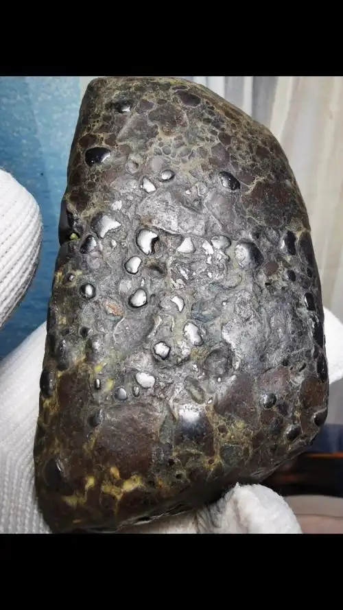 稀有金属球粒陨石!