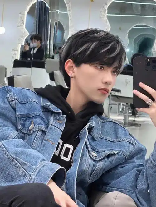 男生英加纶挑染