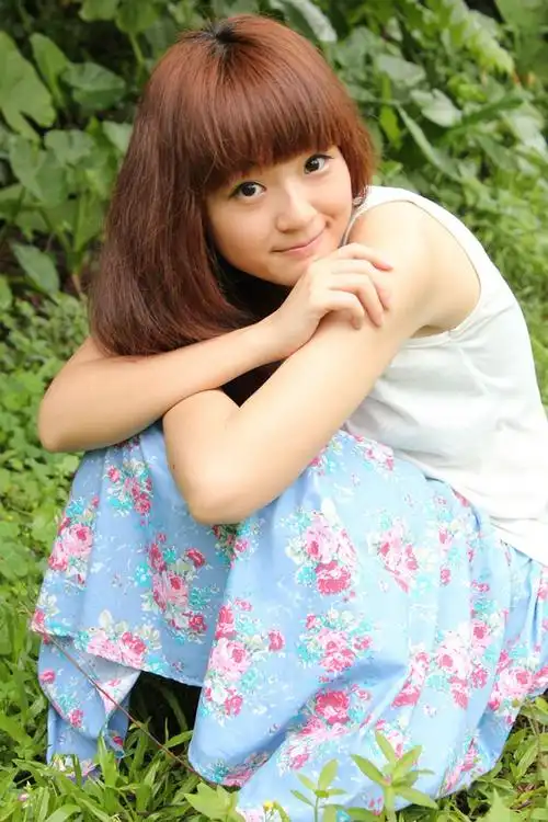 标题:佳琳之初夏