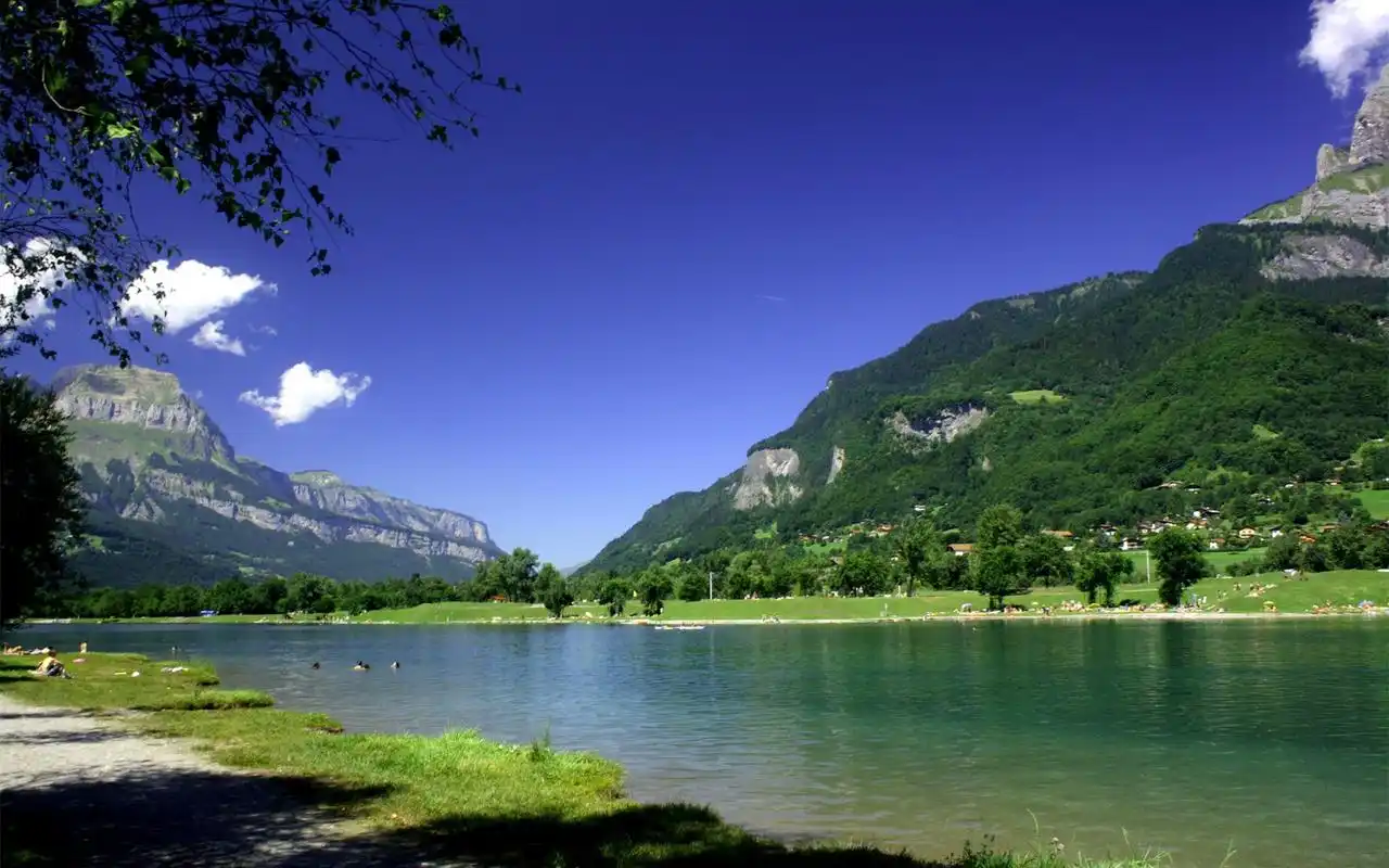 精选迷人的大自然绿色风景高清电脑桌面壁纸下载