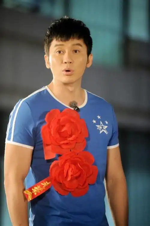 跑男3决战赴京名额李晨怀旧造型热力开跑