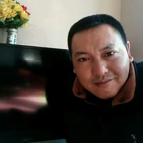 一个男人总换头像干什么,二三天一换