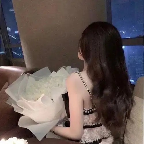 不露脸温柔风网红感女生头像