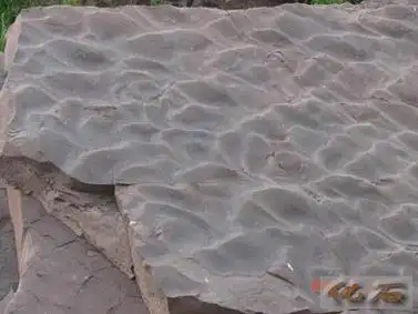 p>波痕是沉积岩中最常见的构造之一.