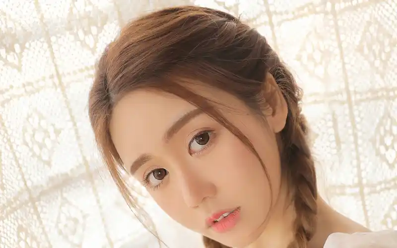 不以颜值取胜,却越看越好看的三大星座女,有内涵又知性