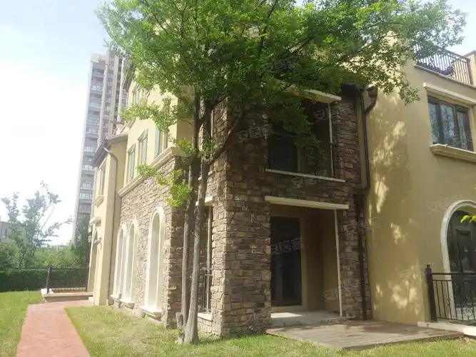 龙湖滟澜海岸叠墅