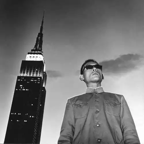 原来世界上最会自拍的人是他