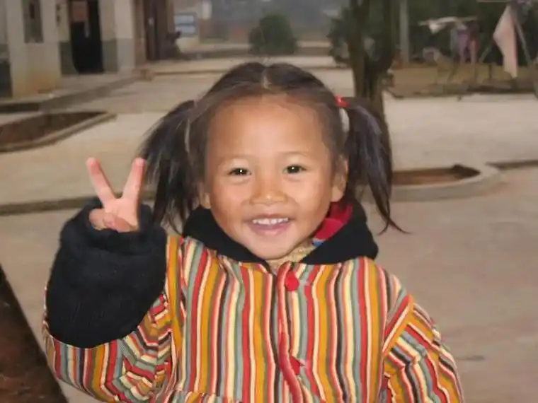 我的女儿就这样马不停蹄的长大了,庆幸在有你的成长路上一路有我 - 抖