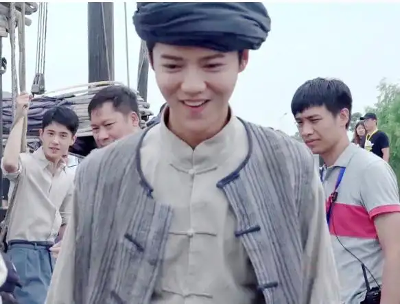 4,《建军大业》鹿晗在星光熠熠的《建军大业》中虽然只有三秒镜头