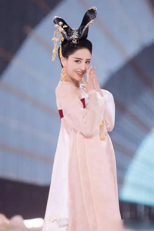 佟丽娅来自锡伯族的绝世美人