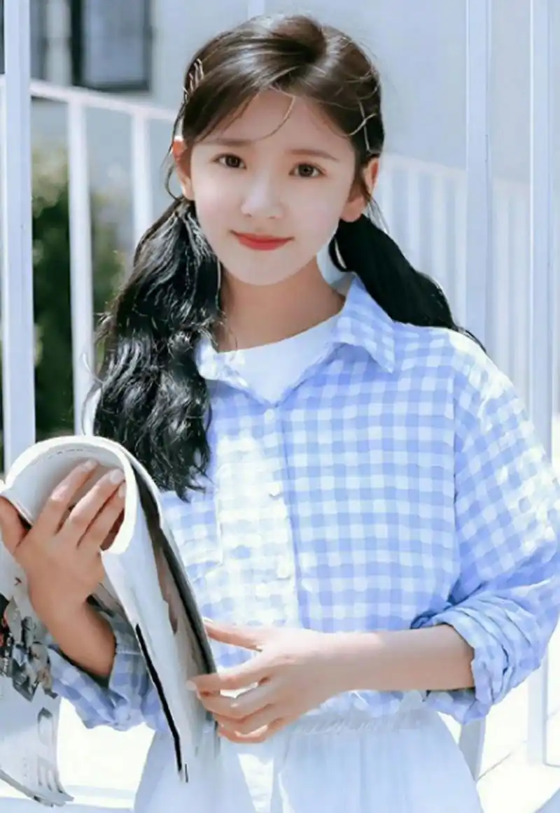 章若楠早期的写真,清新纯美