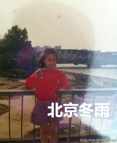 张雨绮罕见可爱童年照曝光图