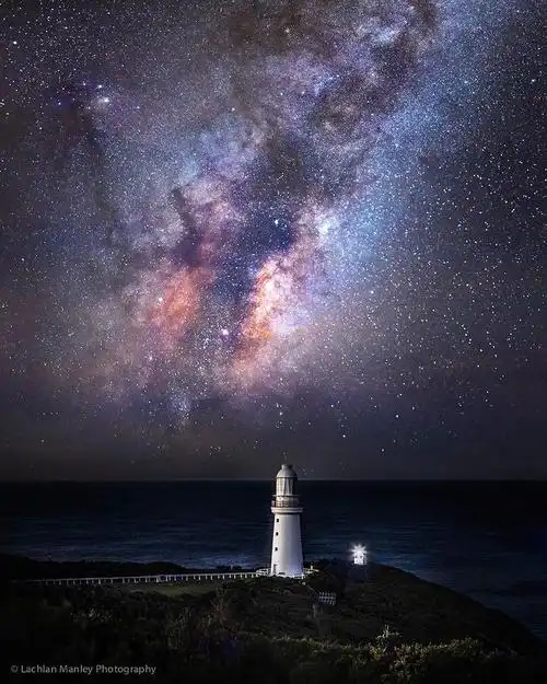 灯塔的星空.photo by lachlanmanleyphotography via instagram
