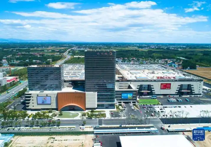 这是6月6日拍摄的河北省固安县永定城·京津冀固安国际商贸城(无人机