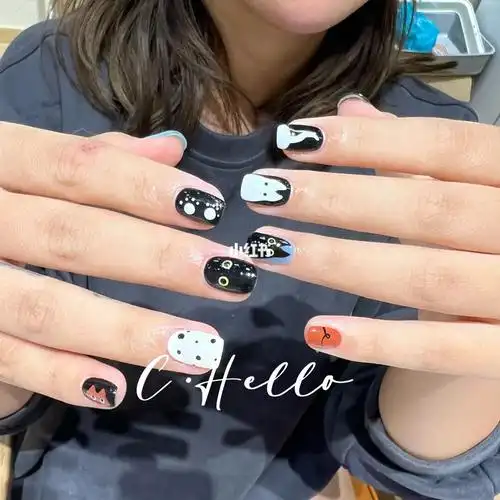 日本插画小猫咪手绘美甲