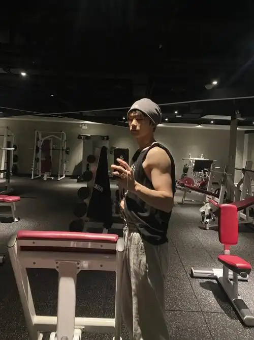 他们说比较瘦的男生都