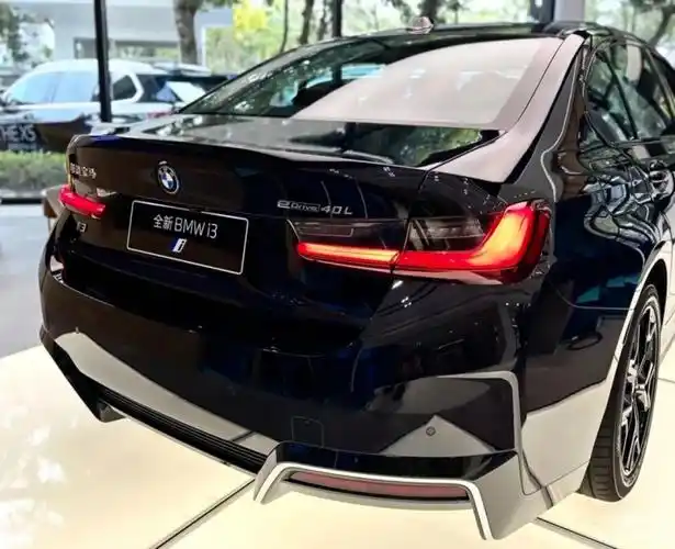 直降15万!豪车卖成"白菜价",双电机340ps挂宝马标,比汉便宜